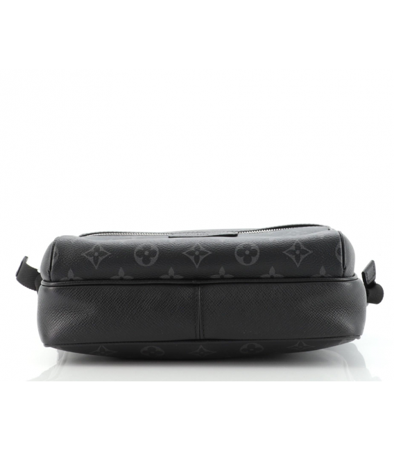 OUTDOOR MESSENGER TASCHE Louis Vuitton Bag Men MAN